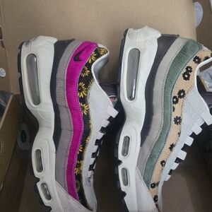 Nike Women's Athletic Shoes - Pink, Black, Gray, Cream